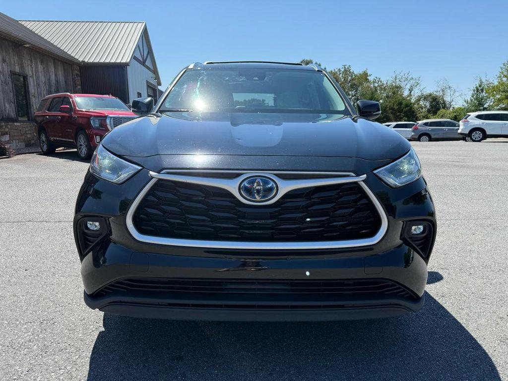 used 2021 Toyota Highlander Hybrid car, priced at $27,900