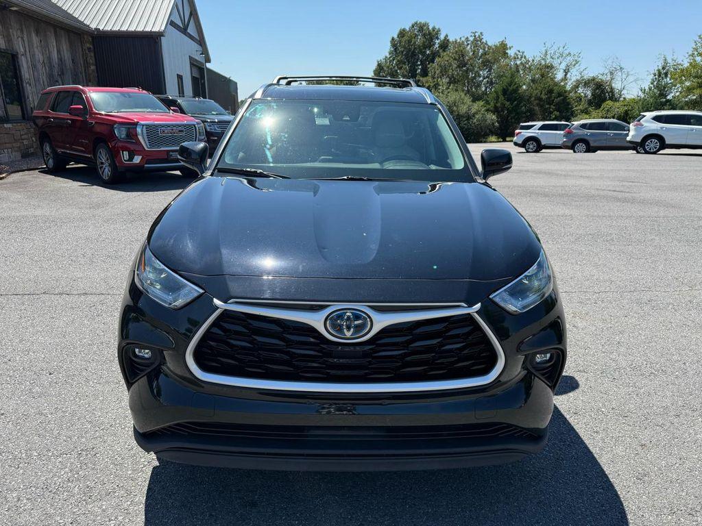 used 2021 Toyota Highlander Hybrid car, priced at $27,900