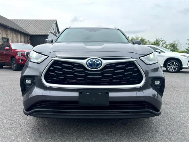 used 2022 Toyota Highlander Hybrid car, priced at $36,700