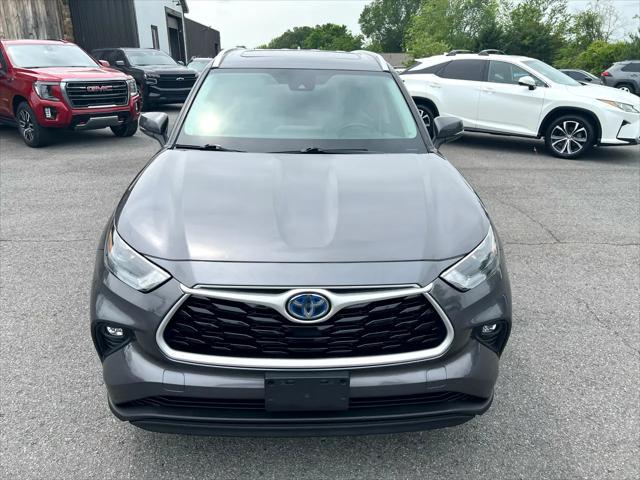 used 2022 Toyota Highlander Hybrid car, priced at $36,700
