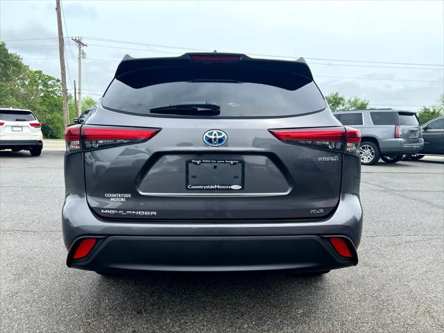 used 2022 Toyota Highlander Hybrid car, priced at $36,700