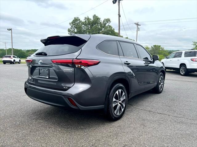 used 2022 Toyota Highlander Hybrid car, priced at $36,700