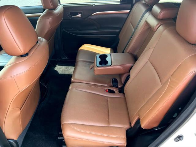 used 2018 Toyota Highlander car, priced at $21,900