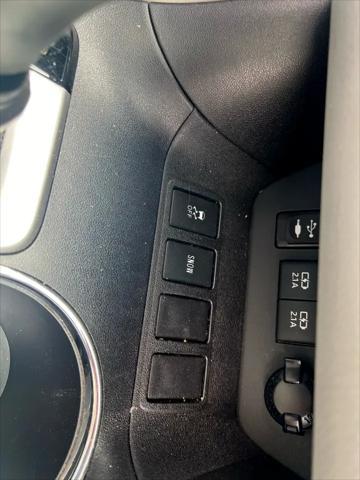 used 2018 Toyota Highlander car, priced at $24,900