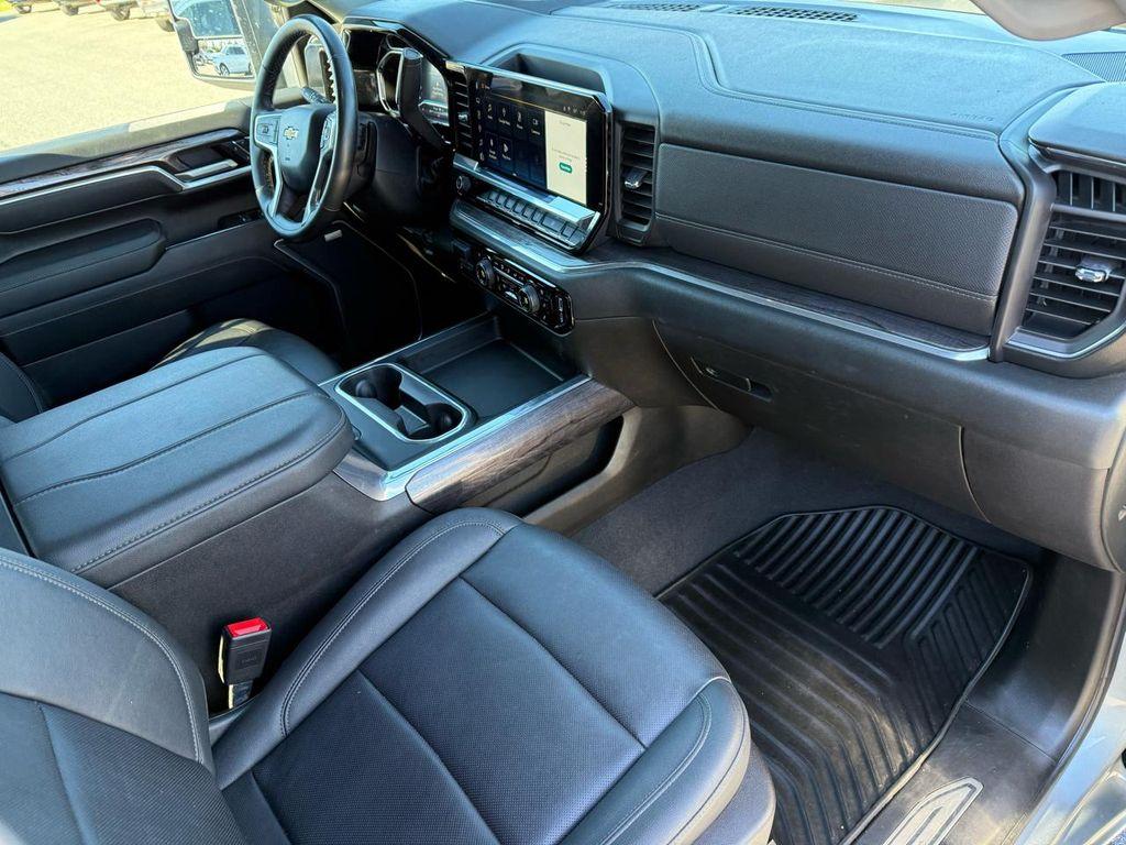 used 2025 Chevrolet Silverado 3500 car, priced at $61,900