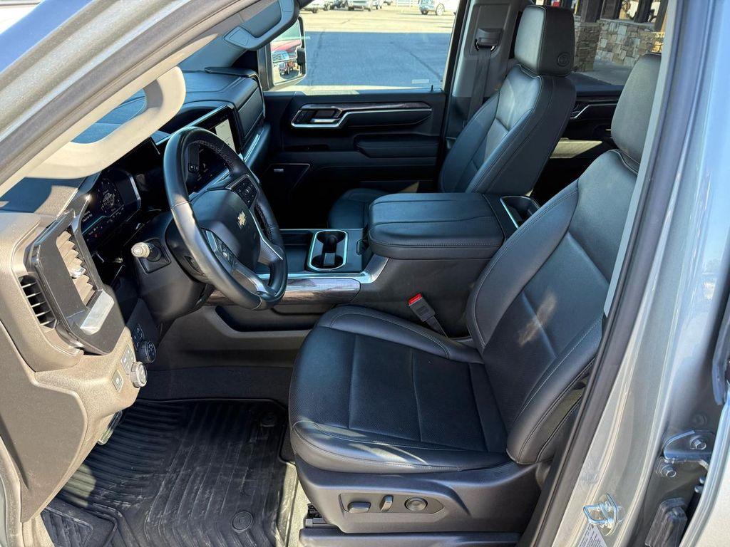 used 2025 Chevrolet Silverado 3500 car, priced at $61,900