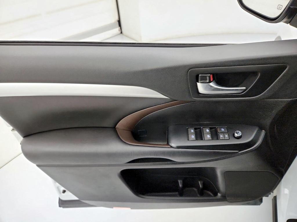 used 2019 Toyota Highlander car, priced at $29,998