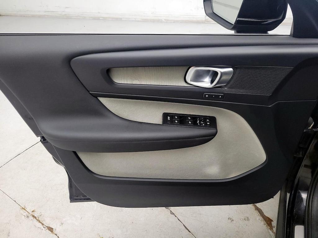 used 2019 Volvo XC40 car, priced at $25,998