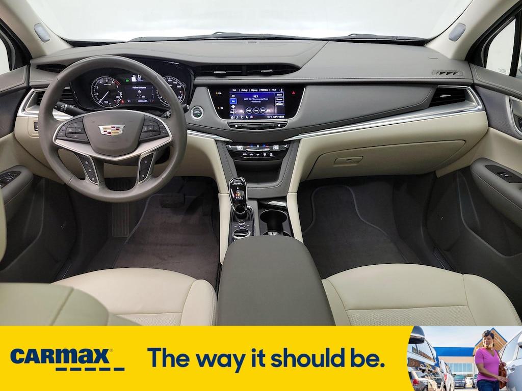 used 2024 Cadillac XT5 car, priced at $44,998