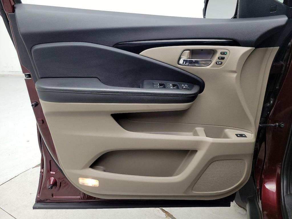 used 2021 Honda Pilot car, priced at $34,998
