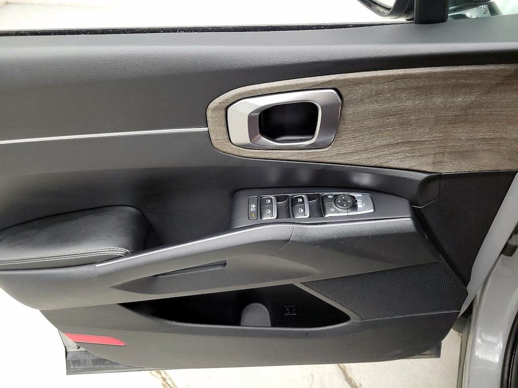used 2023 Kia Sorento car, priced at $32,998