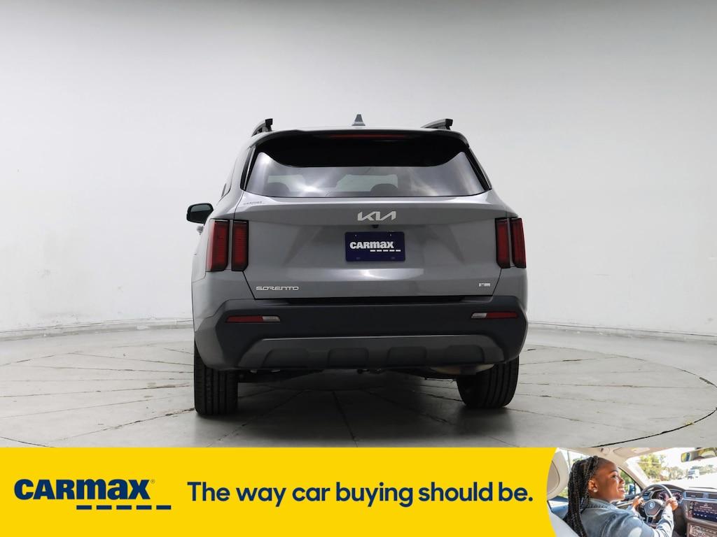 used 2023 Kia Sorento car, priced at $32,998
