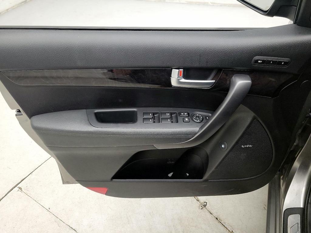 used 2014 Kia Sorento car, priced at $15,998