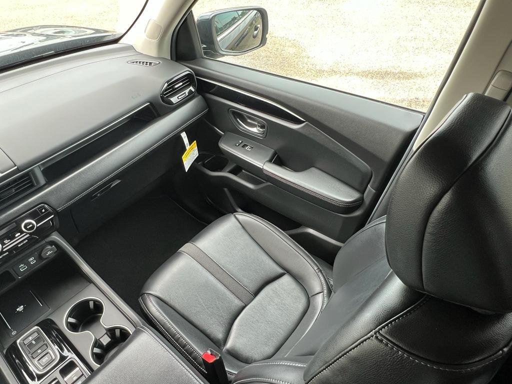 new 2025 Honda Pilot car, priced at $44,950