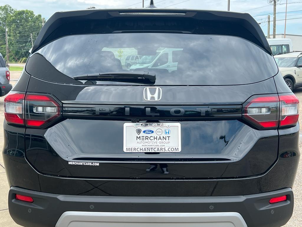 new 2025 Honda Pilot car, priced at $44,950