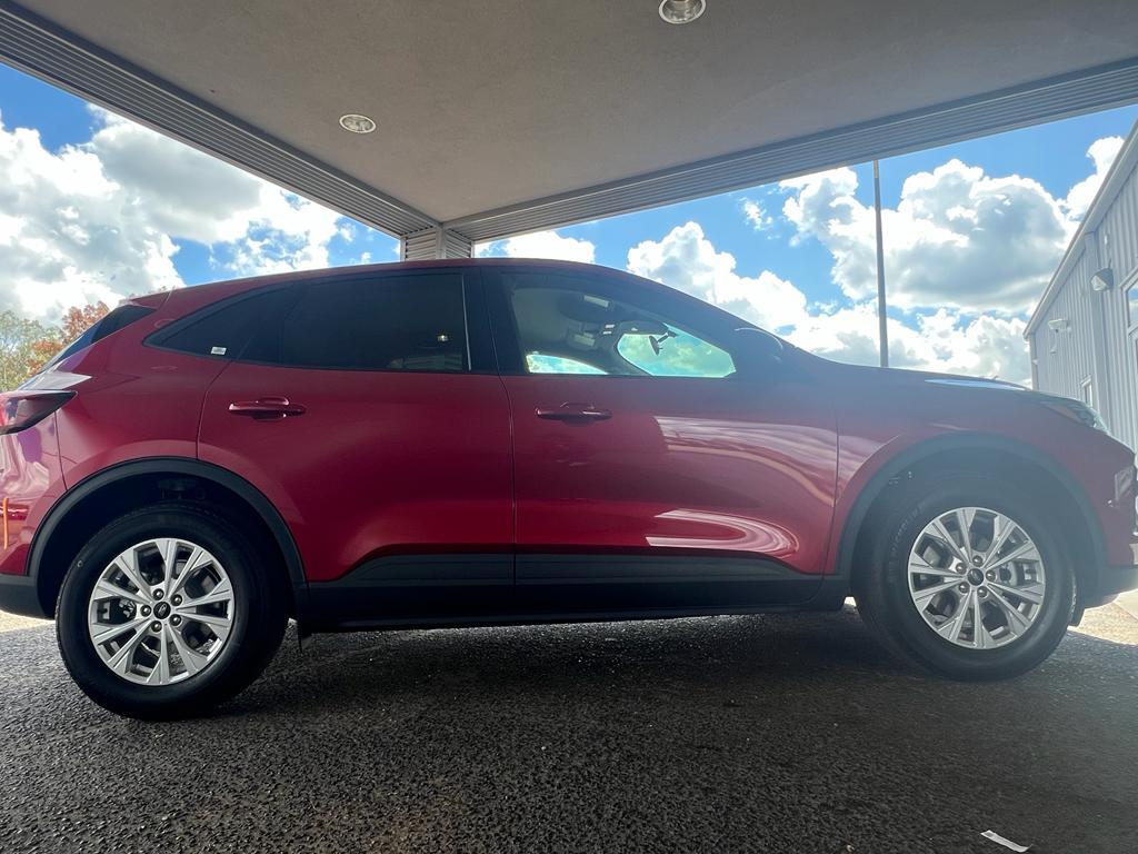 new 2025 Ford Escape car, priced at $32,700