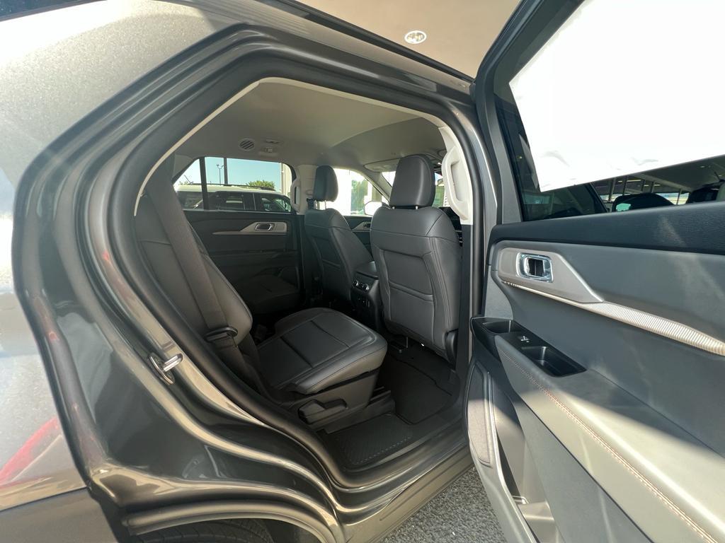 new 2025 Ford Explorer car, priced at $45,665