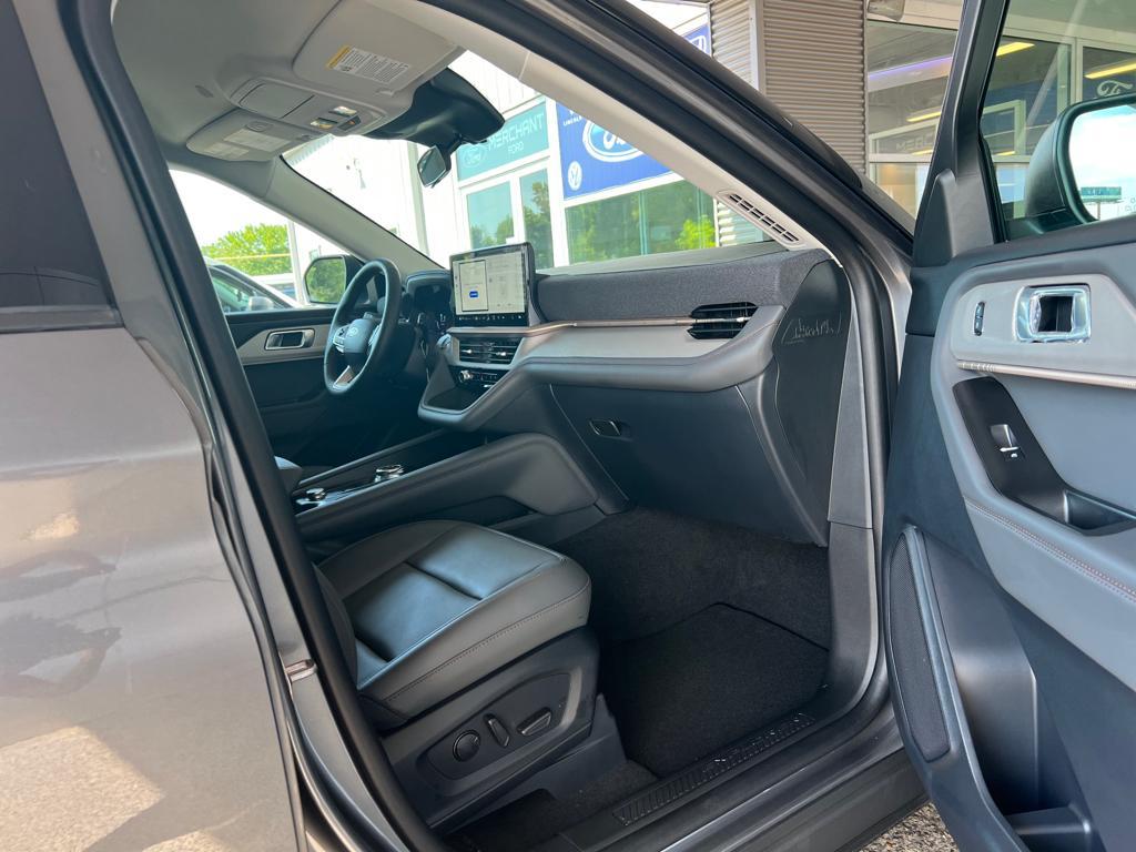 new 2025 Ford Explorer car, priced at $45,665