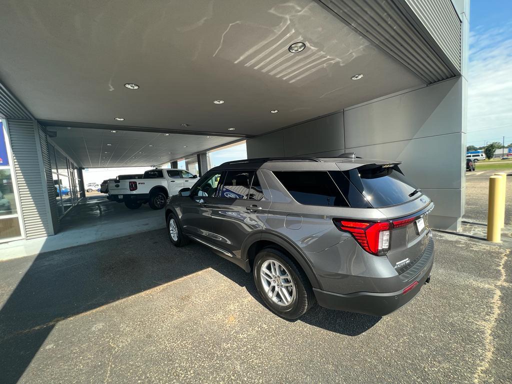 new 2025 Ford Explorer car, priced at $45,665