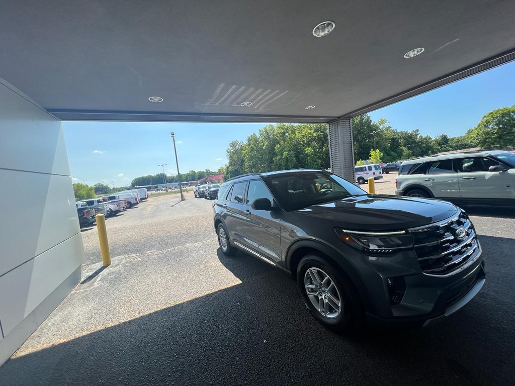 new 2025 Ford Explorer car, priced at $45,665