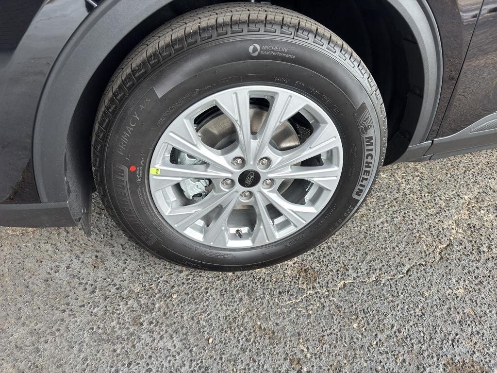 new 2025 Ford Escape car, priced at $30,990