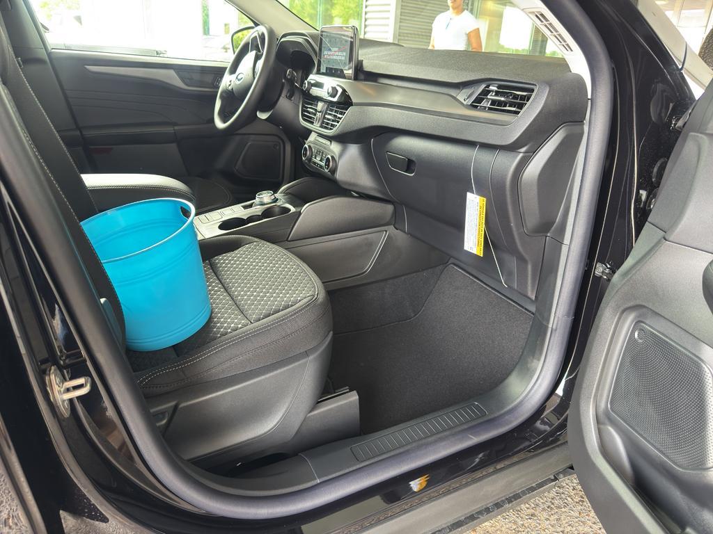 new 2025 Ford Escape car, priced at $30,990