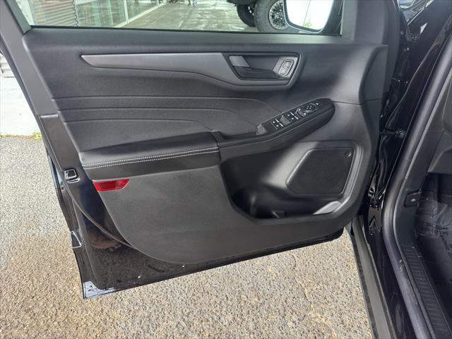 new 2025 Ford Escape car, priced at $30,990