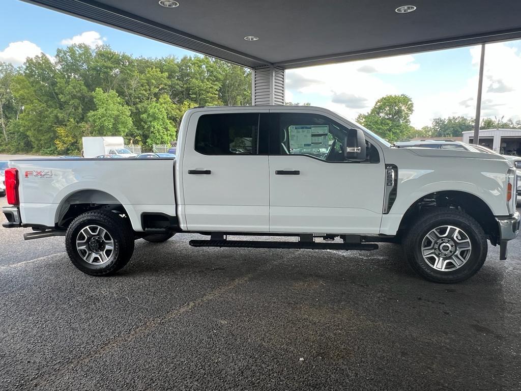new 2025 Ford F-250 car, priced at $61,400