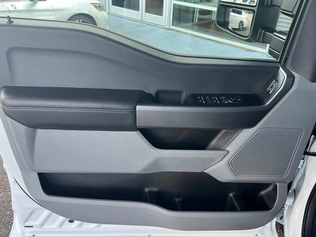 new 2025 Ford F-250 car, priced at $61,400