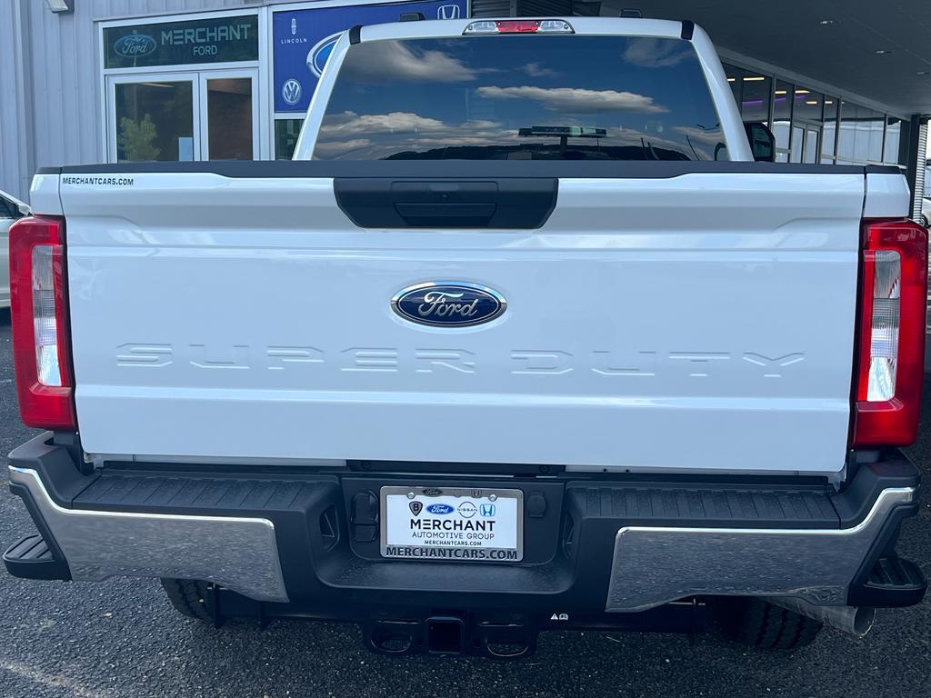 new 2025 Ford F-250 car, priced at $61,400