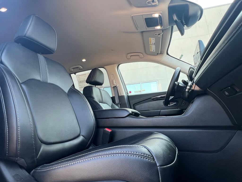 new 2025 Honda Pilot car, priced at $44,950