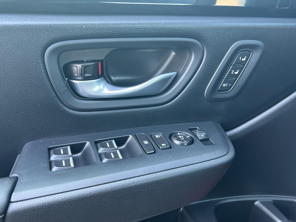 new 2025 Honda Pilot car, priced at $44,950