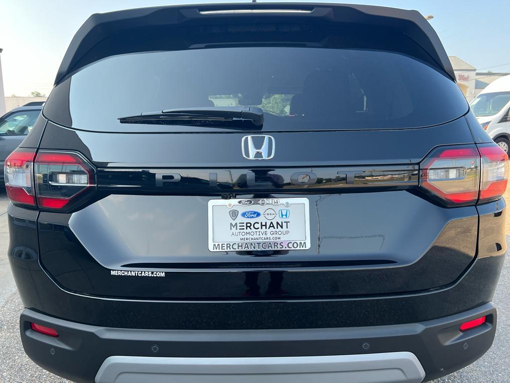 new 2025 Honda Pilot car, priced at $44,950
