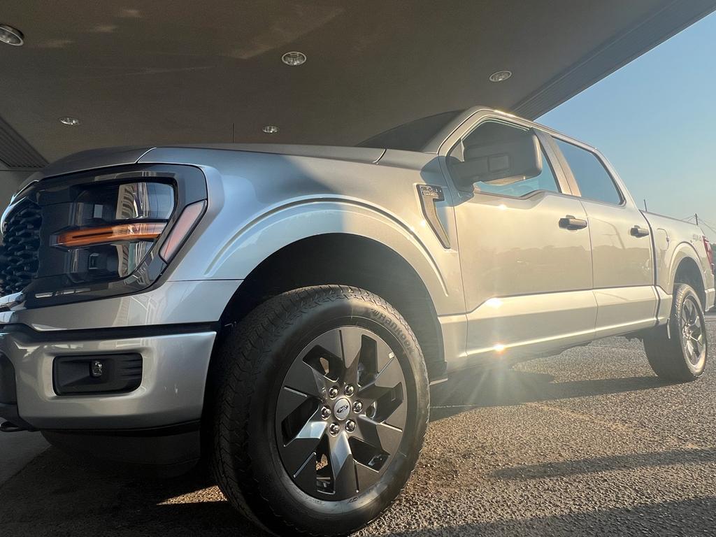 new 2025 Ford F-150 car, priced at $51,960