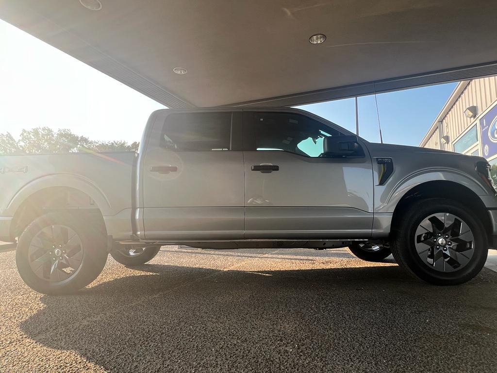 new 2025 Ford F-150 car, priced at $51,960