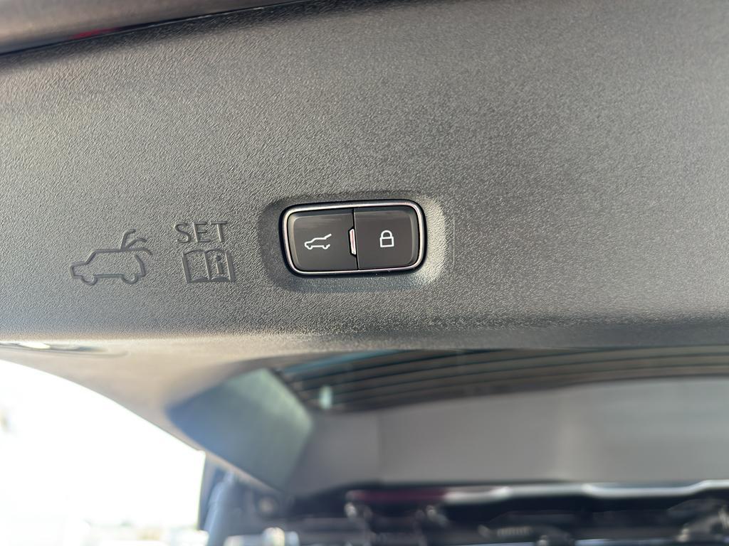 new 2025 Ford Expedition car, priced at $79,985
