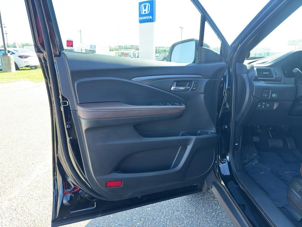 new 2025 Honda Ridgeline car, priced at $44,430