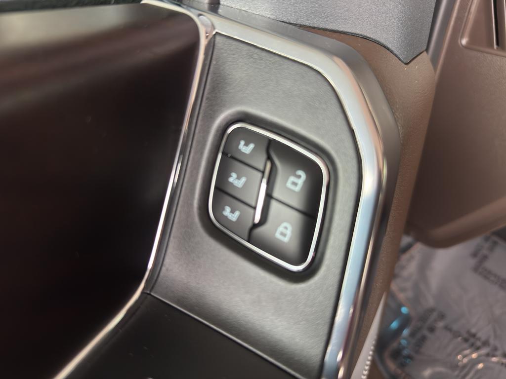 new 2025 Ford F-250 car, priced at $98,840