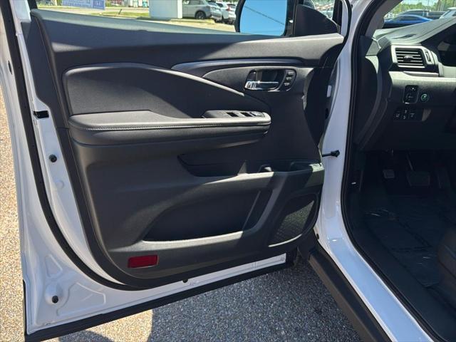 new 2025 Honda Ridgeline car, priced at $44,885