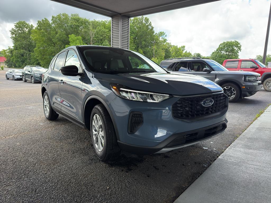 new 2025 Ford Escape car, priced at $30,990