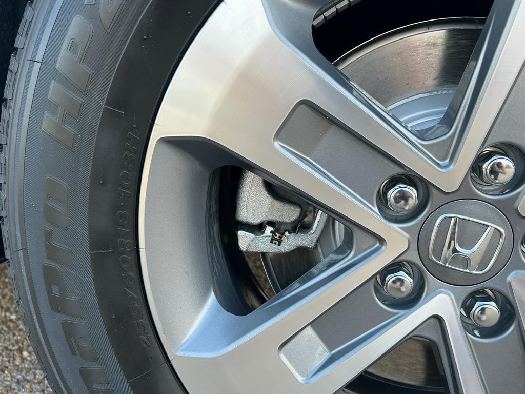 new 2025 Honda Pilot car, priced at $44,995