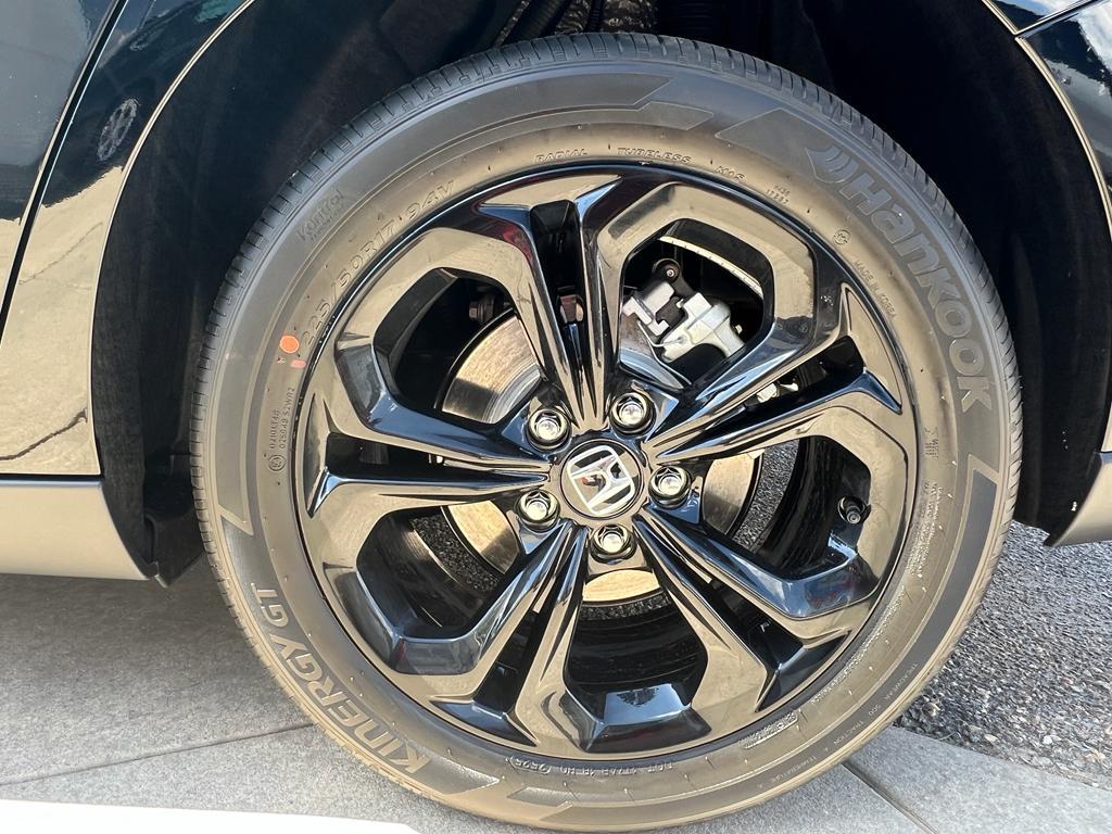 new 2025 Honda Accord car, priced at $31,755