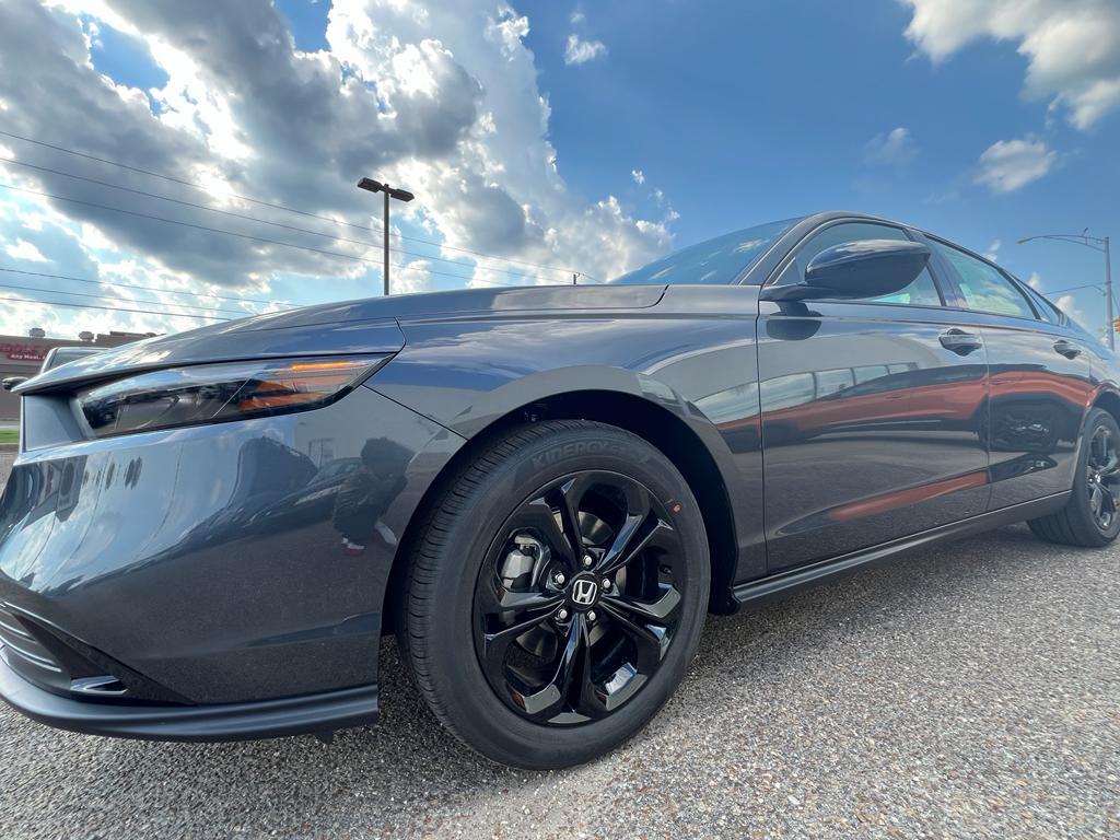 new 2025 Honda Accord car, priced at $31,710
