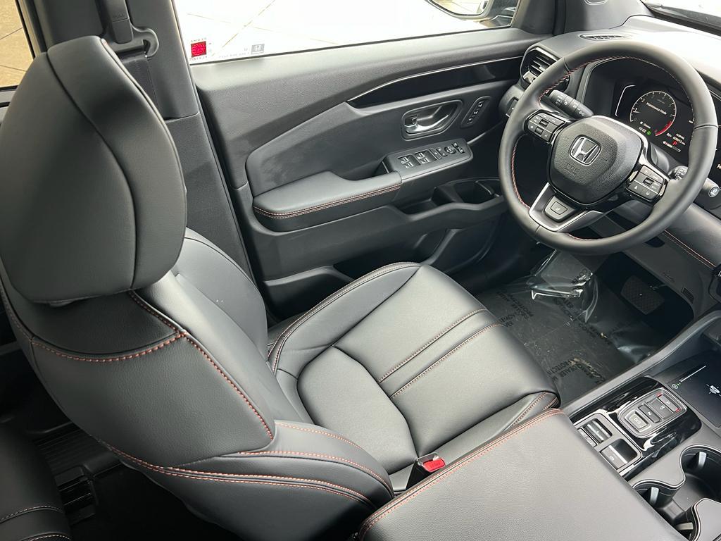 new 2025 Honda Pilot car, priced at $50,850