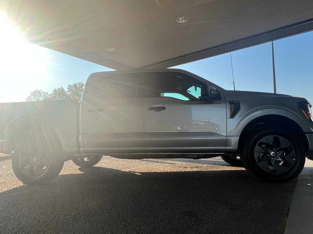 new 2025 Ford F-150 car, priced at $52,430