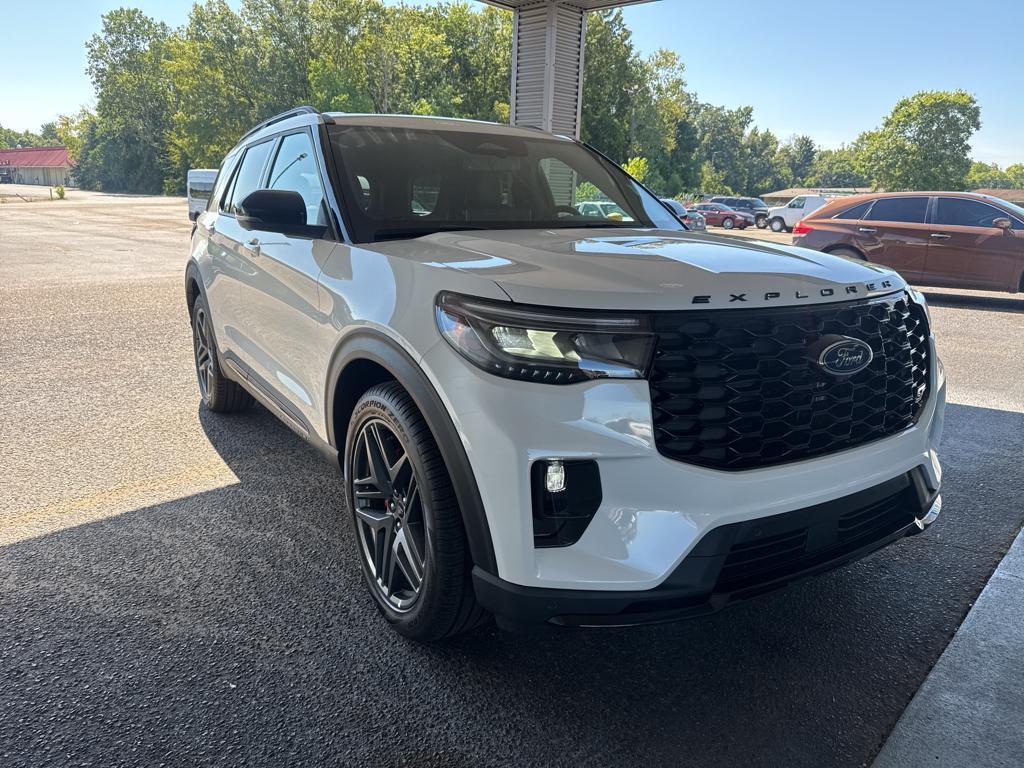 new 2025 Ford Explorer car, priced at $61,590