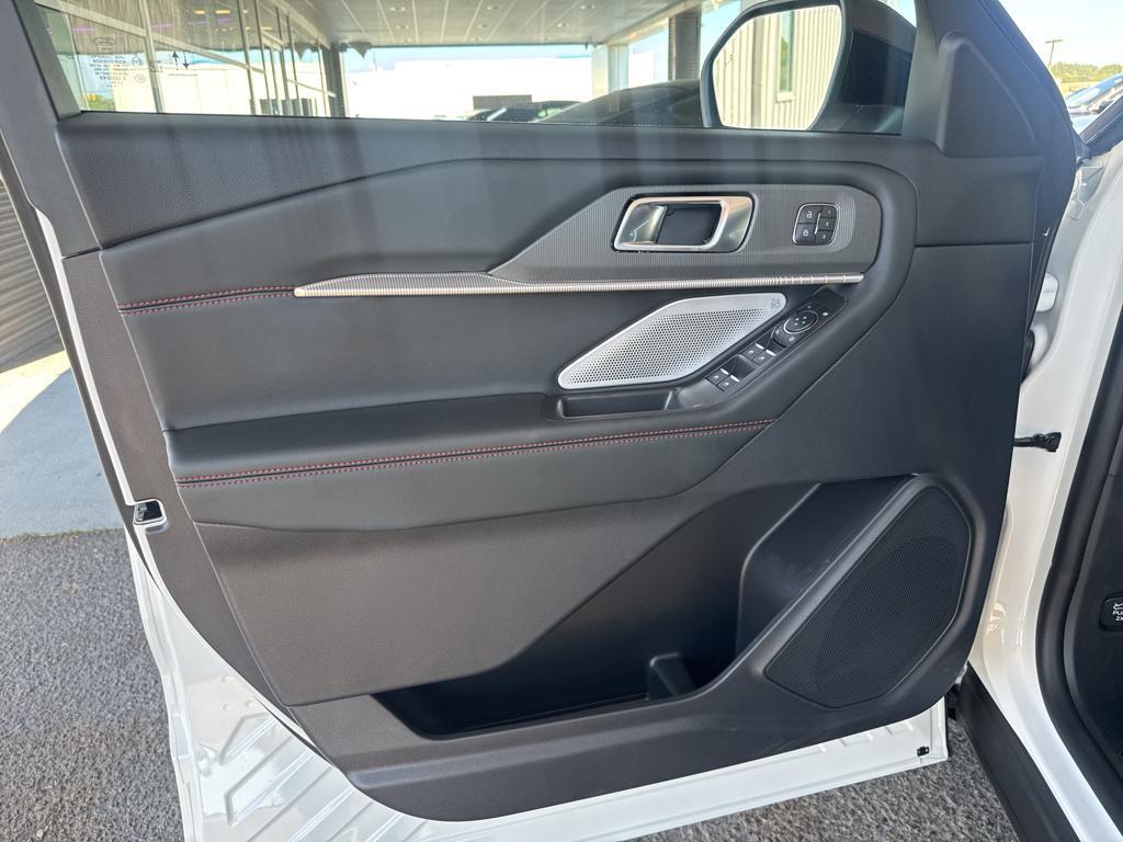 new 2025 Ford Explorer car, priced at $61,590