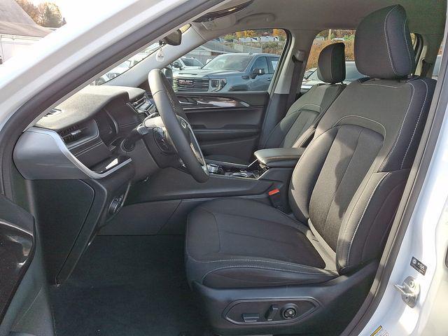 used 2023 Jeep Grand Cherokee car, priced at $25,514