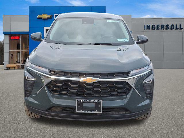 used 2025 Chevrolet Trax car, priced at $23,135