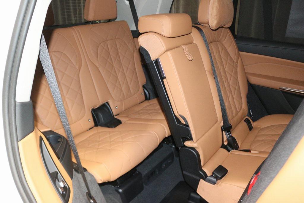 new 2025 BMW X7 car, priced at $91,155